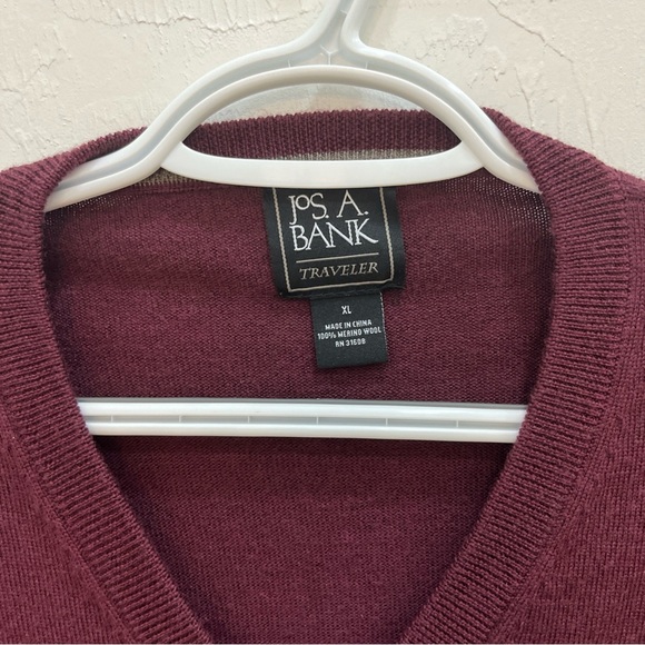 Jos. A Bank Traveler Collection Men’s XL Wine 100% Marino Wool Sweater - Picture 5 of 8
